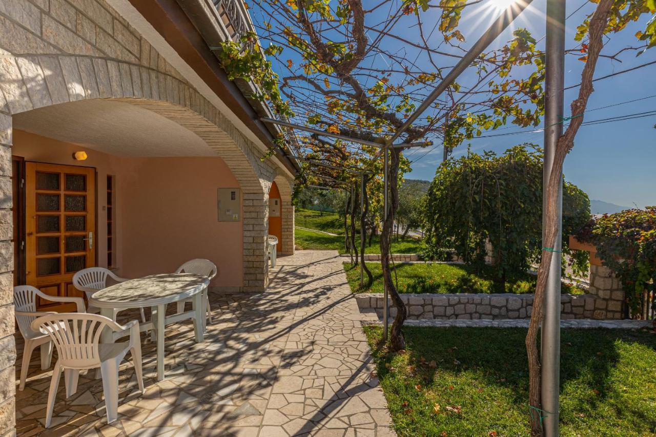 Apartments Francoise Цриквениця Екстер'єр фото