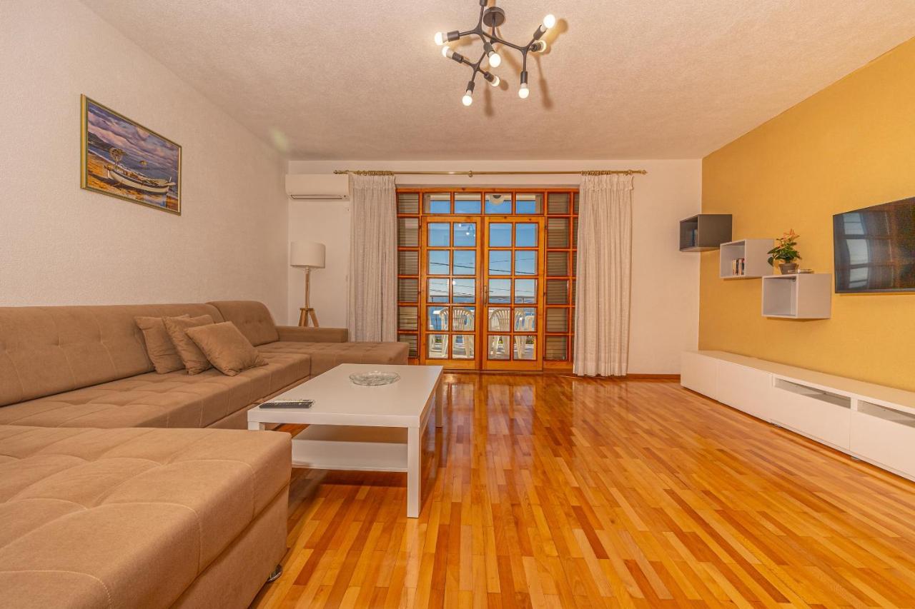 Apartments Francoise Цриквениця Екстер'єр фото