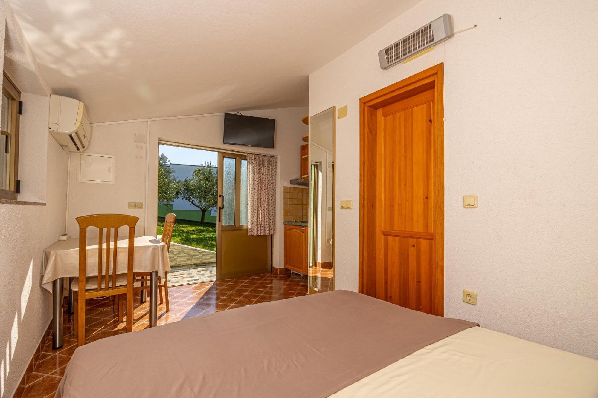 Apartments Francoise Цриквениця Екстер'єр фото